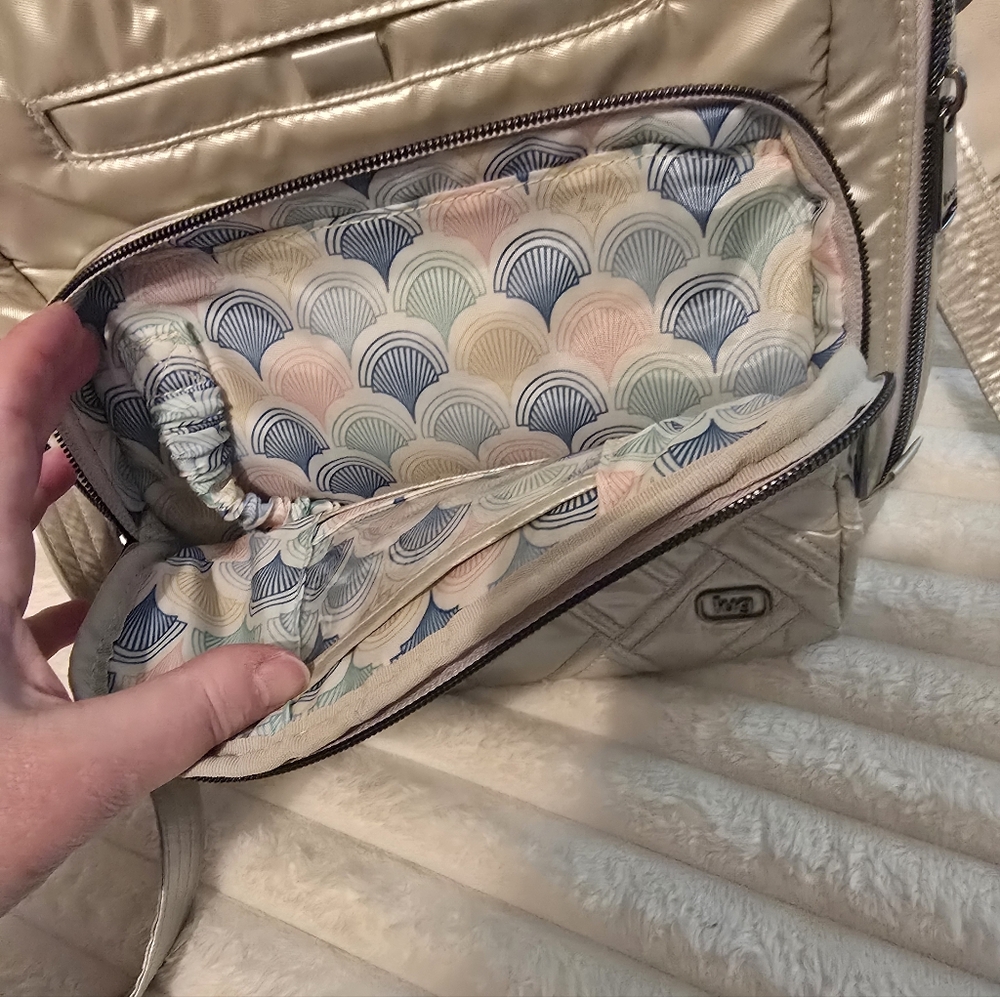 Lug Ranger Legacy Crossbody - Picture 3 of 7